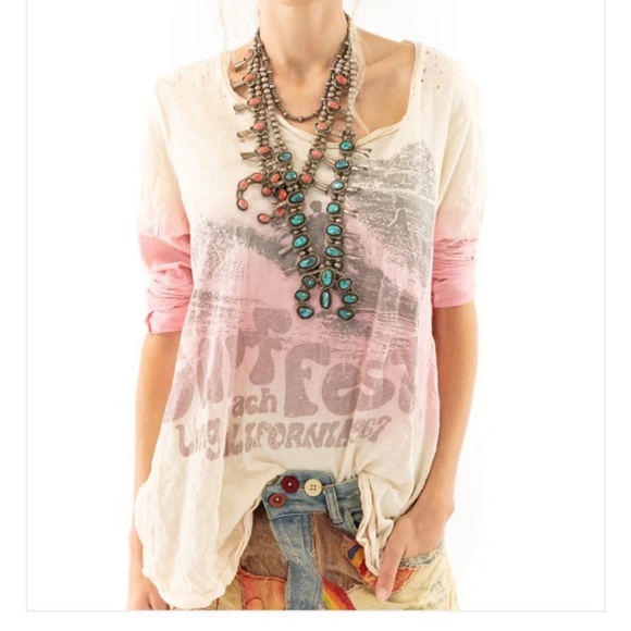 Magnolia Pearl Tops - NWT Magnolia Pearl Surf Fest Dylan Tee in Dawn Patrol OS